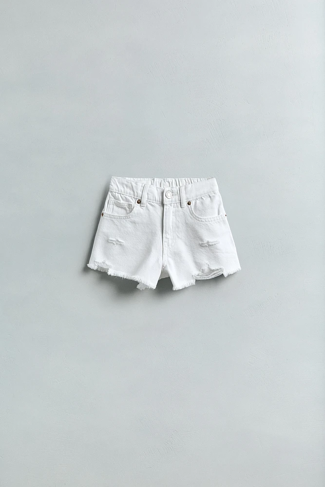 SHORT EN DENIM DÉCHIRÉ