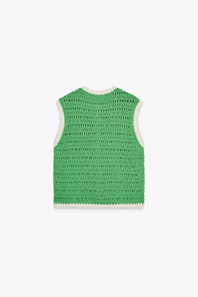 LARGE BUTTON KNIT VEST TOP