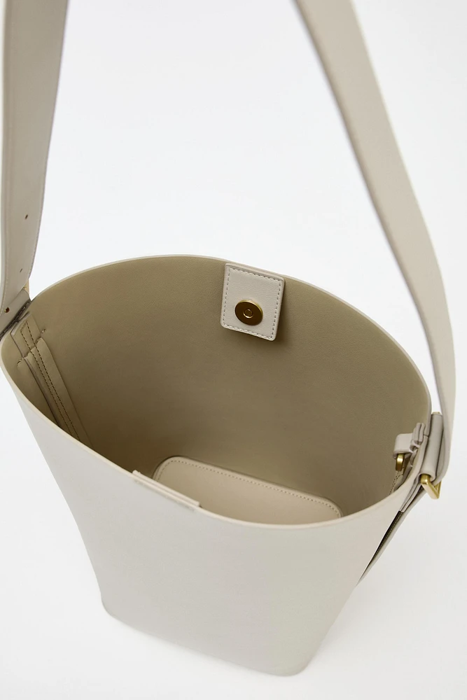 LARGE BUCKET BAG