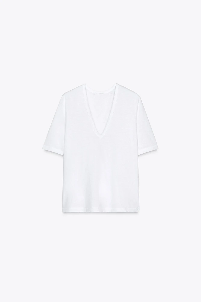 T-SHIRT COL EN V
