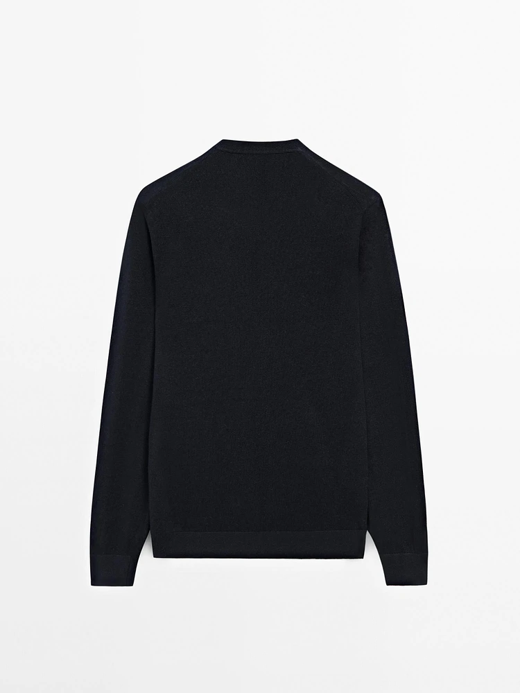 Lightweight 100% linen knit sweater