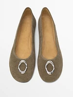 Ballet flats with metal piece