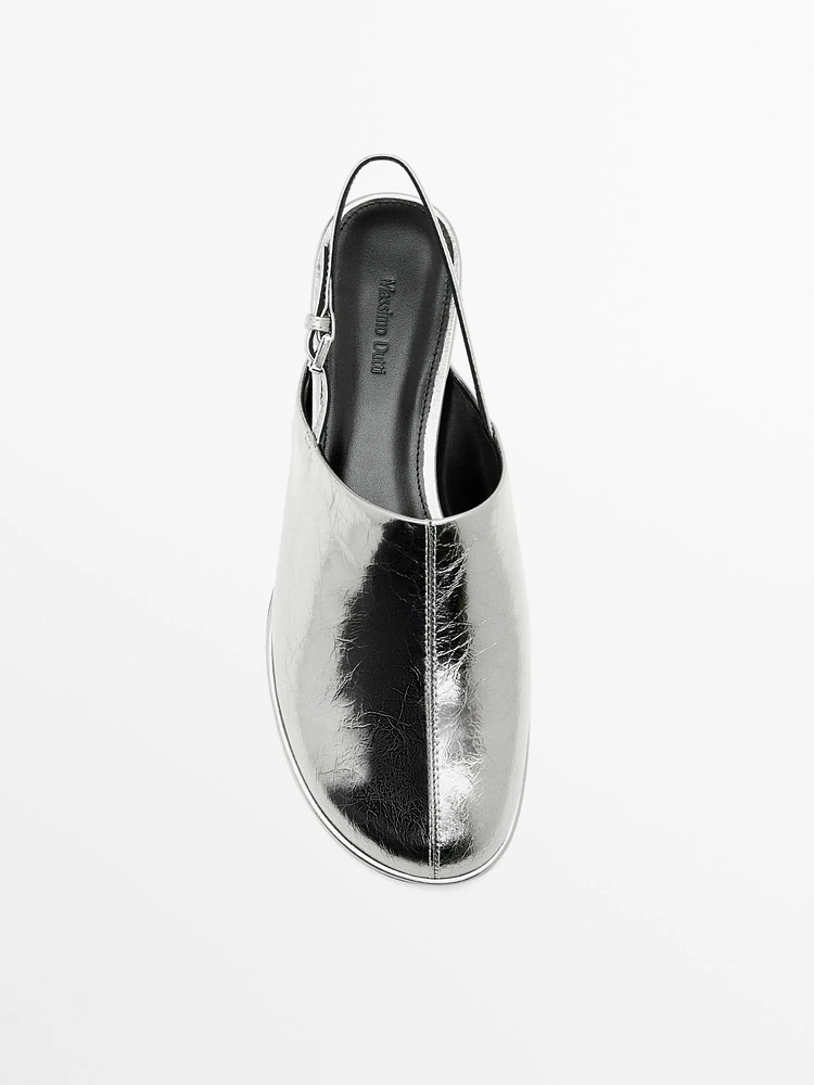 Metallic flat shoes