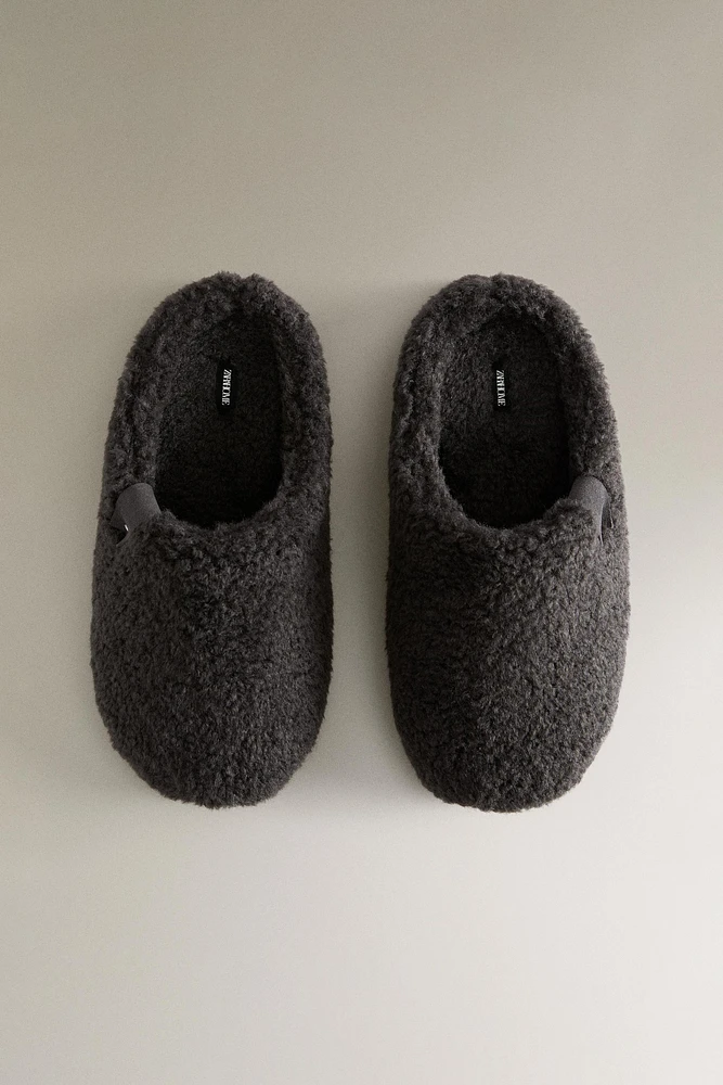 FAUX FUR SLIPPERS