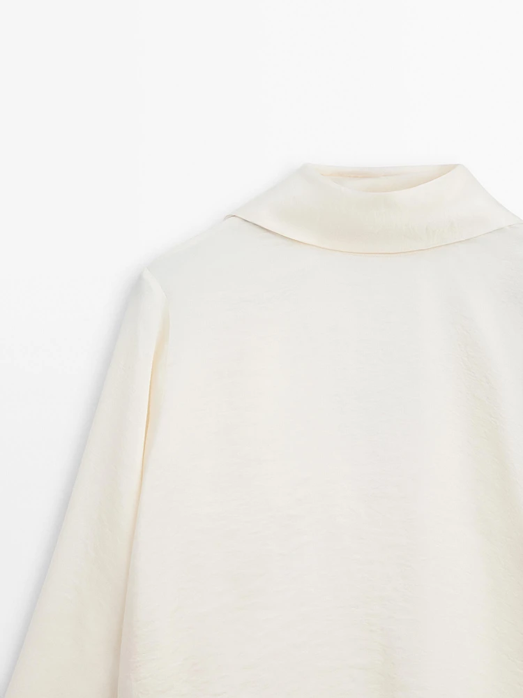Flowing shirt with low-cut back - Studio
