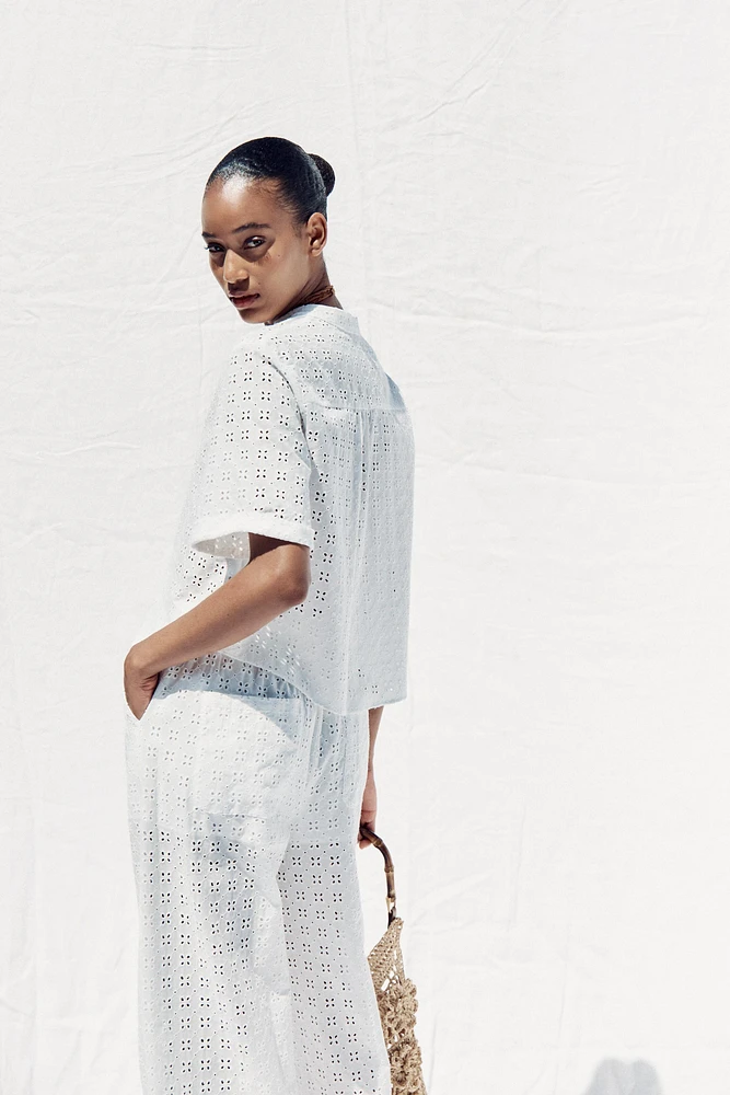 CHEMISE COURTE BRODERIES AJOURÉES