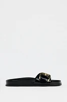 LOW HEELED SANDALS WITH BUCKLE