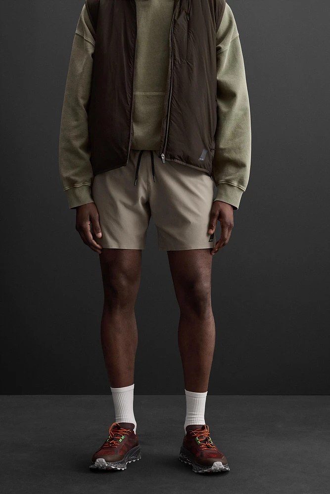 BASIC TRAINING SHORTS