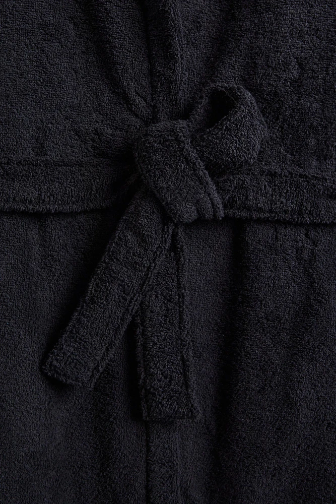 (360 GXM²) HOODED BATHROBE