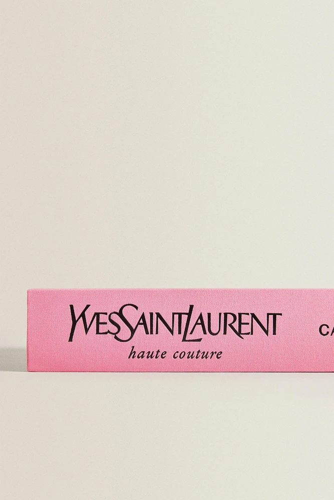 LIVRE YVES SAINT LAURENT CATWALK