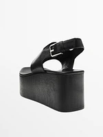 Wooden wedge sandals