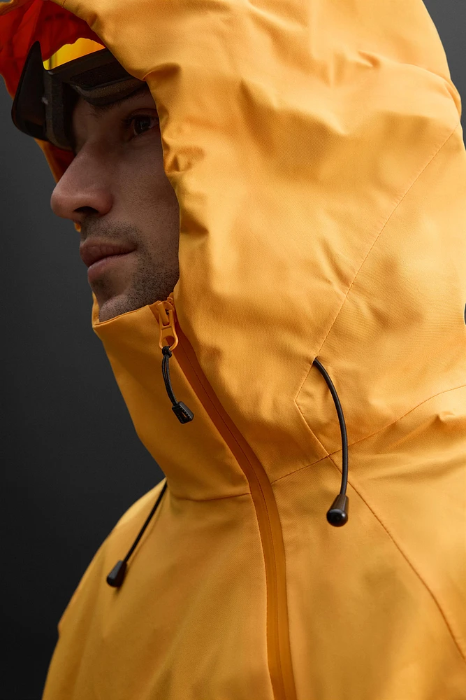 WATERPROOF SKI PARKA WITH POUCH POCKET