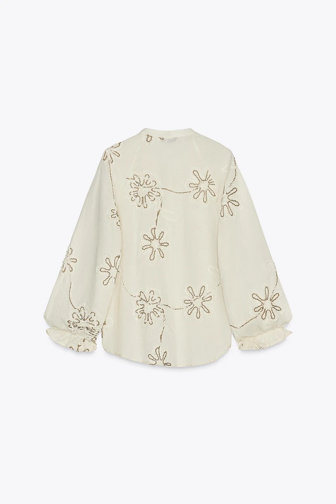 BLOUSE AVEC BRODERIES FLEURS