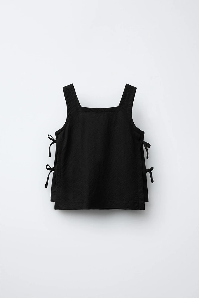 TOP AVEC NŒUDS