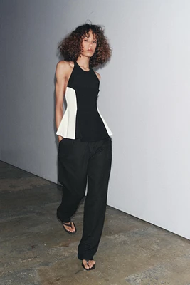 CONTRAST HALTER TOP