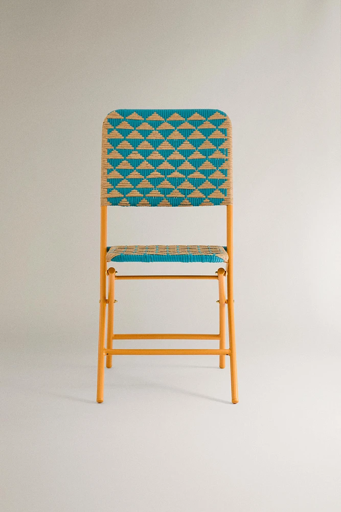 WOVEN FOLDING CHAIR WITH TRIANGLES