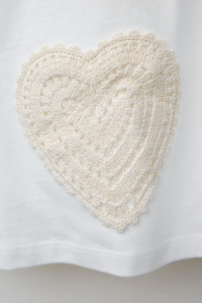 CROCHET HEART T-SHIRT