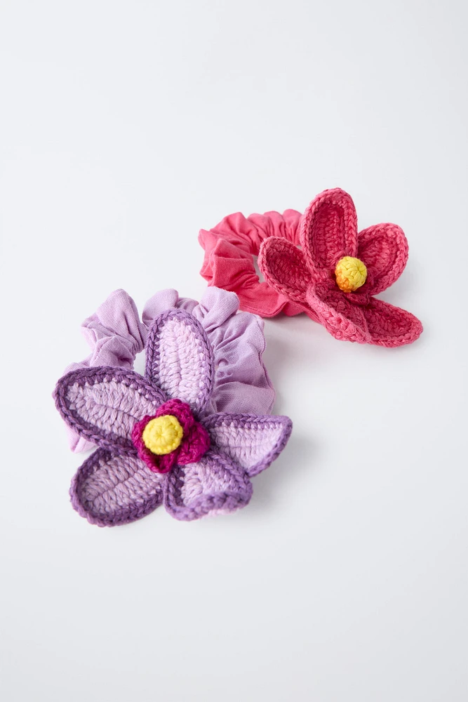 TWO-PACK OF CROCHET FLOWER HAIR TIES