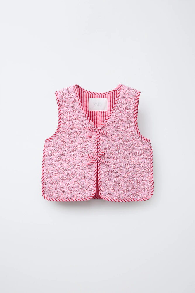 GILET MATELASSÉ À FLEURS