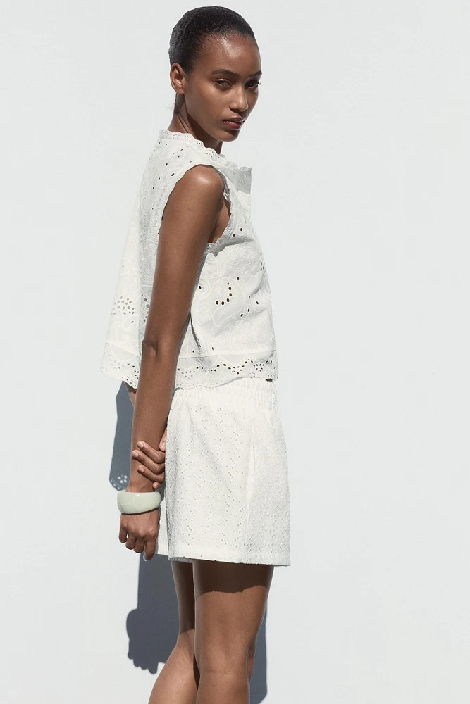 BERMUDA BRODERIES PERFORÉES