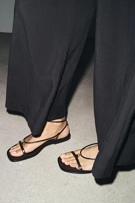 SANDALES BRIDES FINES EN CUIR