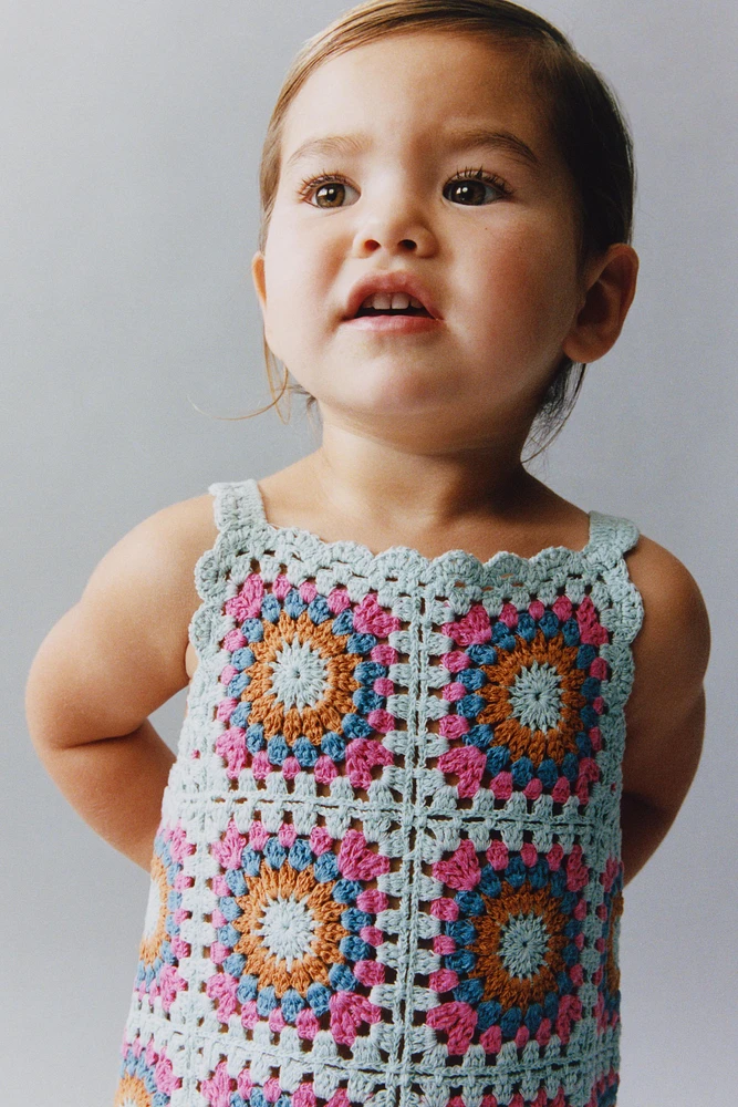 ROBE EN MAILLE CROCHET