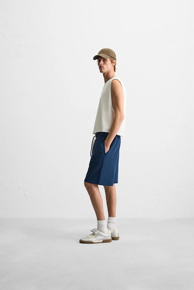 SEAMED JOGGING SHORTS