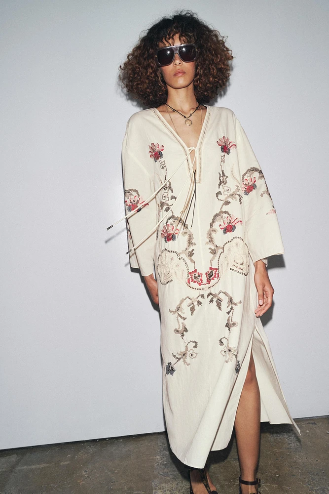 ROBE BRODERIES FLEURS ZW COLLECTION