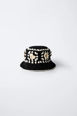 CROCHET FLORAL BUCKET HAT
