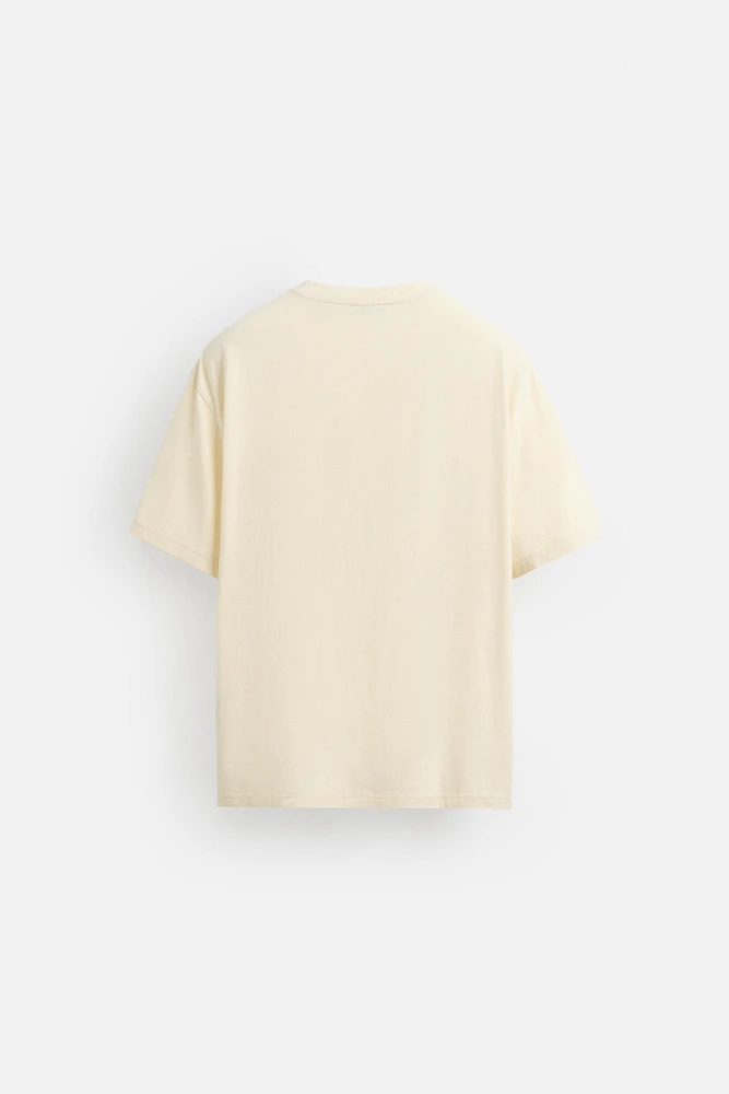 CONTRAST EMBROIDERY T-SHIRT