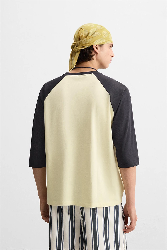 T-SHIRT MANCHES CONTRASTÉES