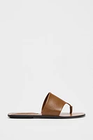 FLAT LEATHER SANDALS
