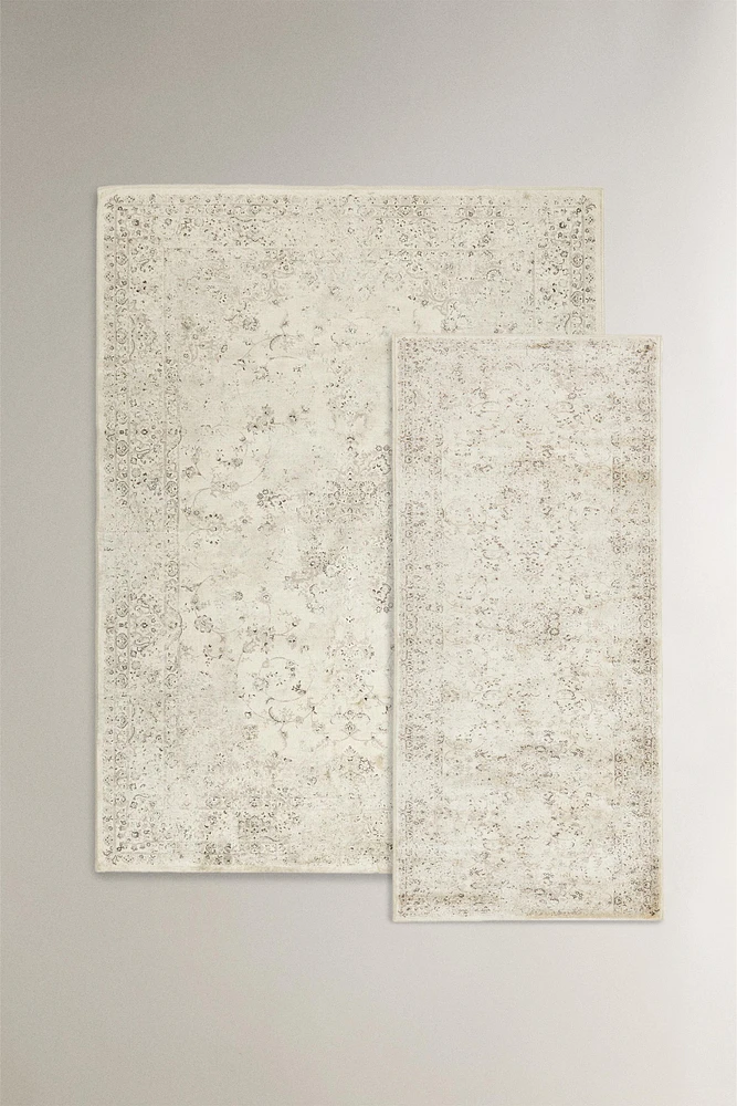 VINTAGE STYLE AREA RUG