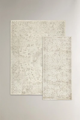 VINTAGE STYLE AREA RUG