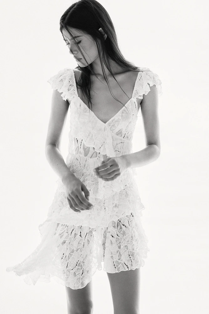 ROBE VOLANTS DENTELLE