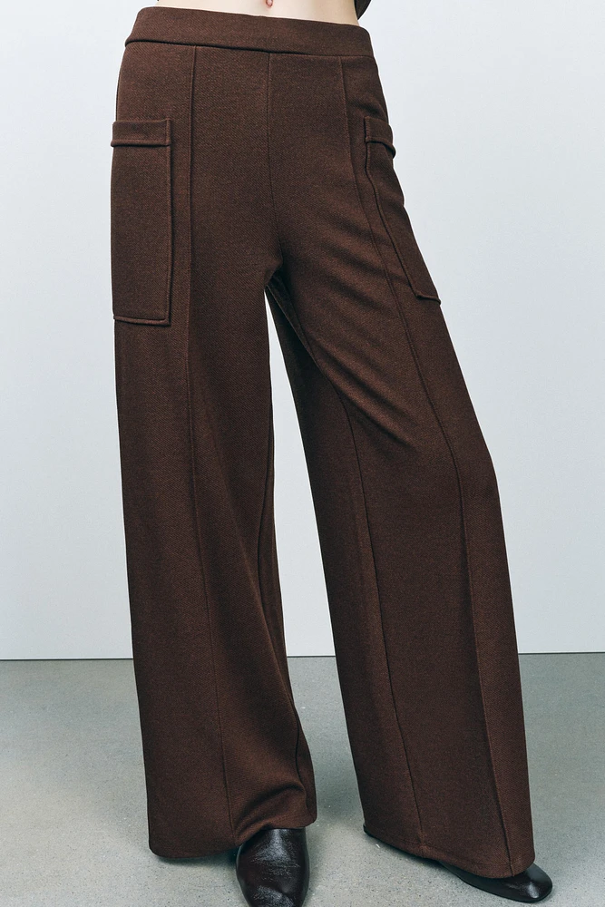 PANTALON EN SERGÉ À POCHES