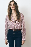 GEOMETRIC PRINT SATIN EFFECT SHIRT