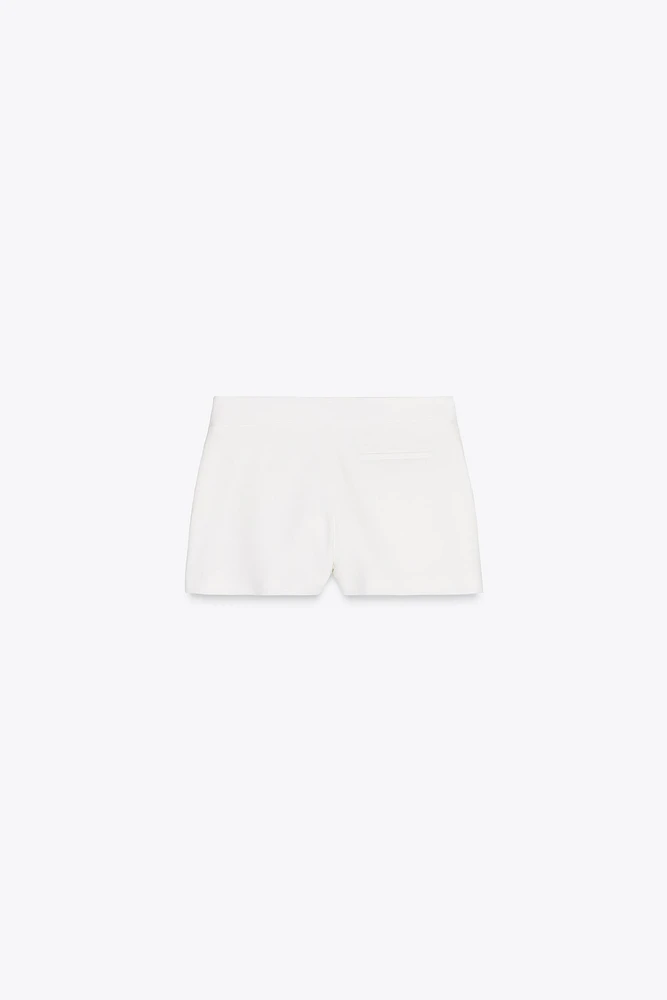 CREPE BUTTON SKORT
