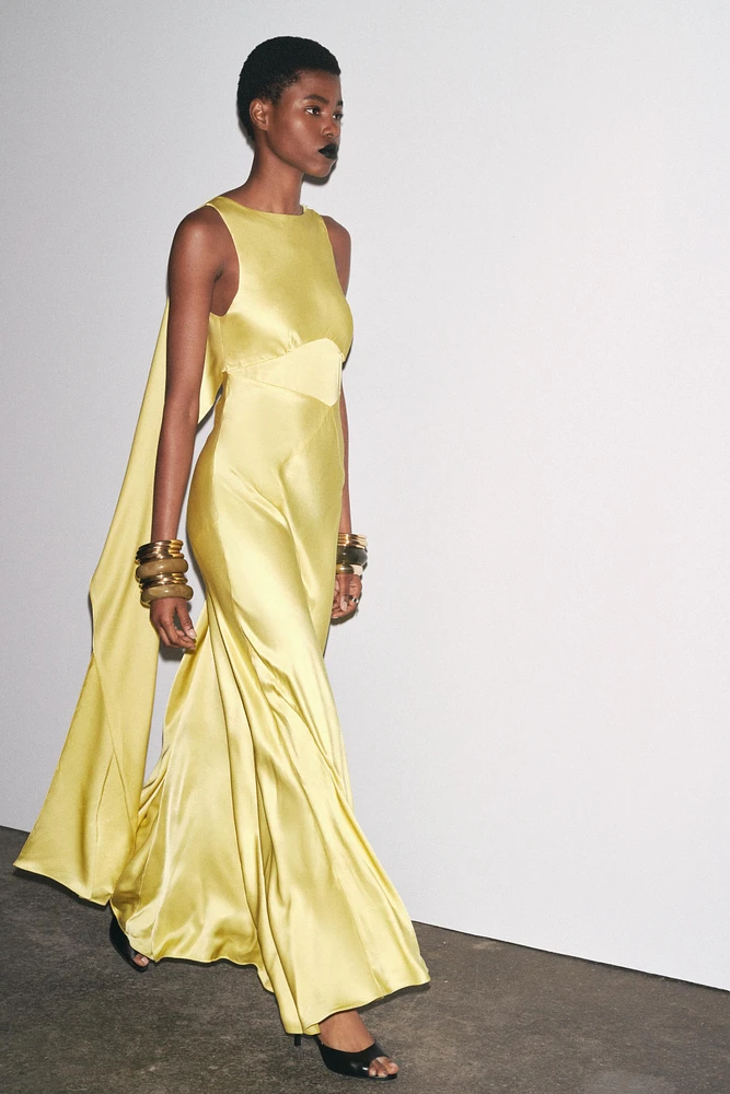 ROBE SATINÉE FOULARD DOS