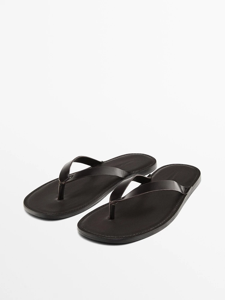 Sandales entre-doigts en cuir