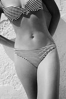 HAUT DE BIKINI À ARMATURES RAYURES