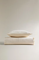 TEXTURED BEDSPREAD