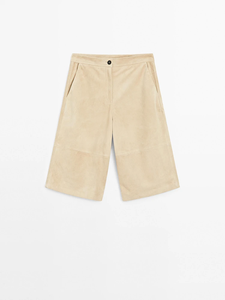 Bermuda long en cuir finition daim
