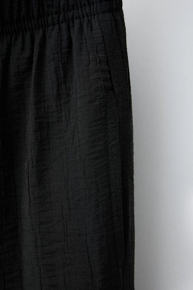 WRINKLED EFFECT PANTS