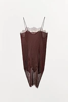 ROBE PLISSÉE EN DENTELLE