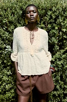 BLOUSE EN MATIÈRES VARIÉES CROCHET
