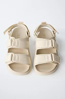 SANDALES À BRIDES