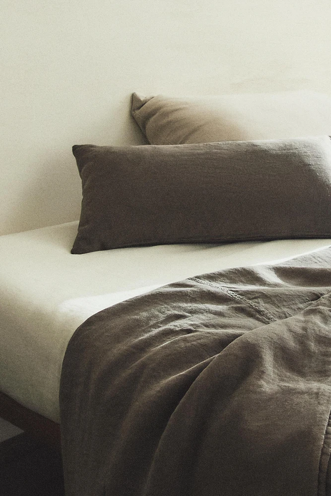 FADED-EFFECT LINEN QUILT