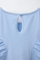T-SHIRT EN MATIÈRES VARIÉES À FLEURS