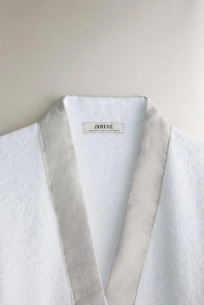 (420 GXM²) COTTON LINEN BATHROBE